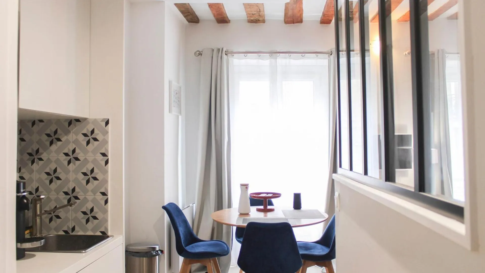 Bright Studio - Near Sainte-Chapelle Apartment Paris France